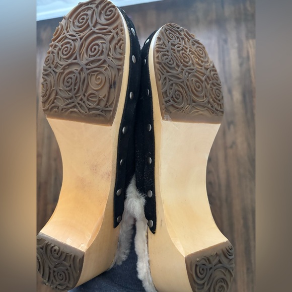 UGG Black and Tan Wooden Clogs-barely worn! - Picture 2 of 3